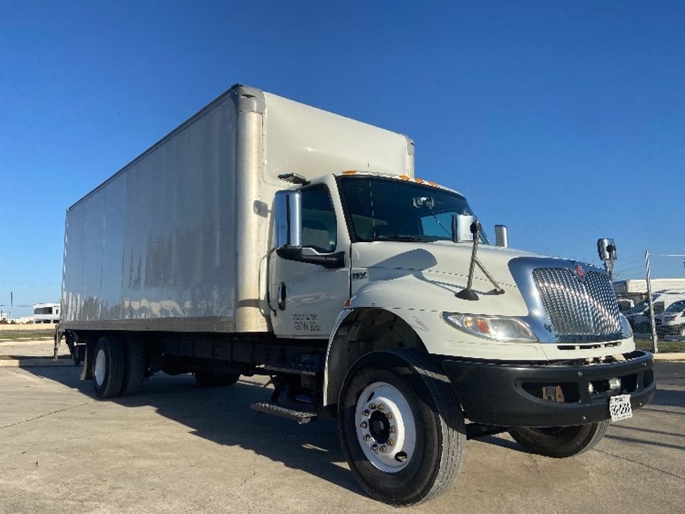 Medium Duty Box Truck-Light and Medium Duty Trucks-International-2022-MV607-San Antonio-TX-185,337\n\t\tmiles-$ 56,750 - Image 1