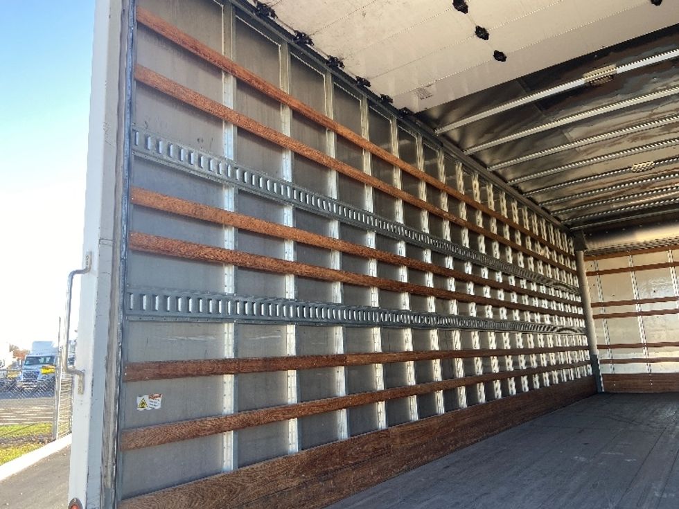 Medium Duty Box Truck-Light and Medium Duty Trucks-International-2022-MV607-San Antonio-TX-185,337\n\t\tmiles-$ 56,750 - Image 11