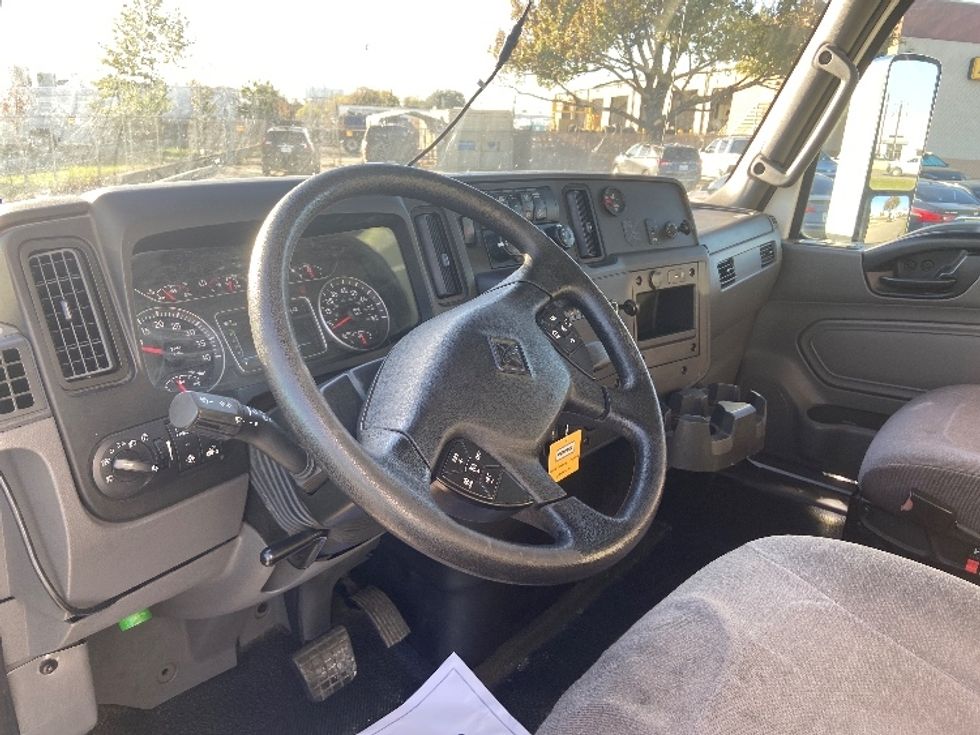 Medium Duty Box Truck-Light and Medium Duty Trucks-International-2022-MV607-San Antonio-TX-185,337\n\t\tmiles-$ 56,750 - Image 17