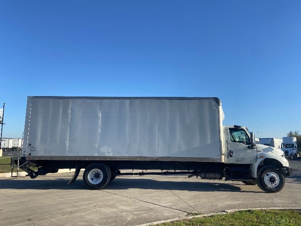 Medium Duty Box Truck-Light and Medium Duty Trucks-International-2022-MV607-San Antonio-TX-185,337\n\t\tmiles-$ 56,750 - Image 15