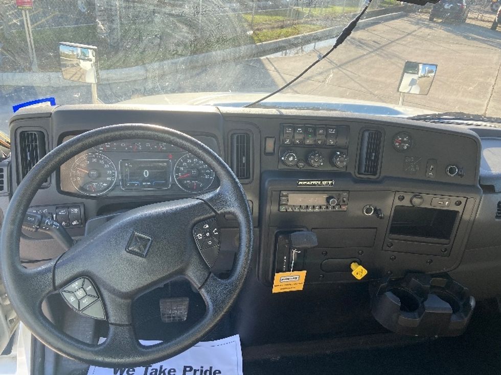 Medium Duty Box Truck-Light and Medium Duty Trucks-International-2022-MV607-San Antonio-TX-185,337\n\t\tmiles-$ 56,750 - Image 18