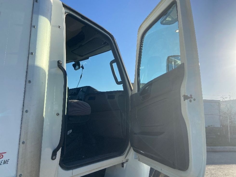 Medium Duty Box Truck-Light and Medium Duty Trucks-International-2022-MV607-San Antonio-TX-185,337\n\t\tmiles-$ 56,750 - Image 20