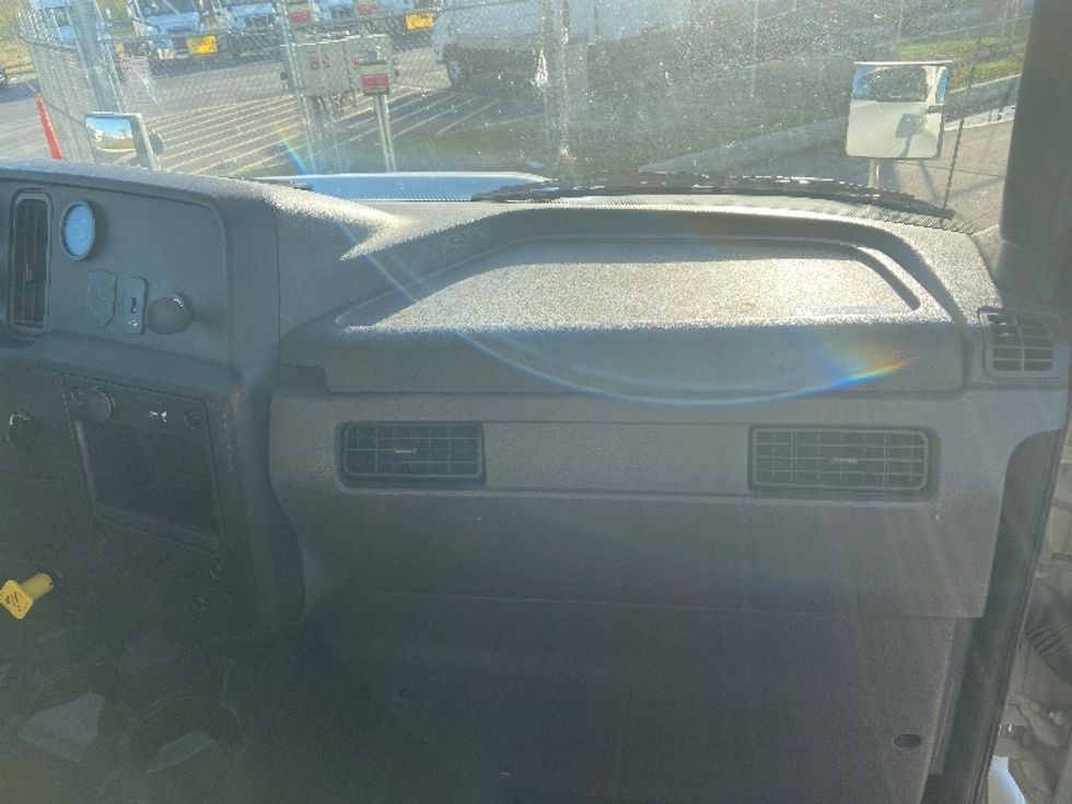 Medium Duty Box Truck-Light and Medium Duty Trucks-International-2022-MV607-San Antonio-TX-185,337\n\t\tmiles-$ 56,750 - Image 21