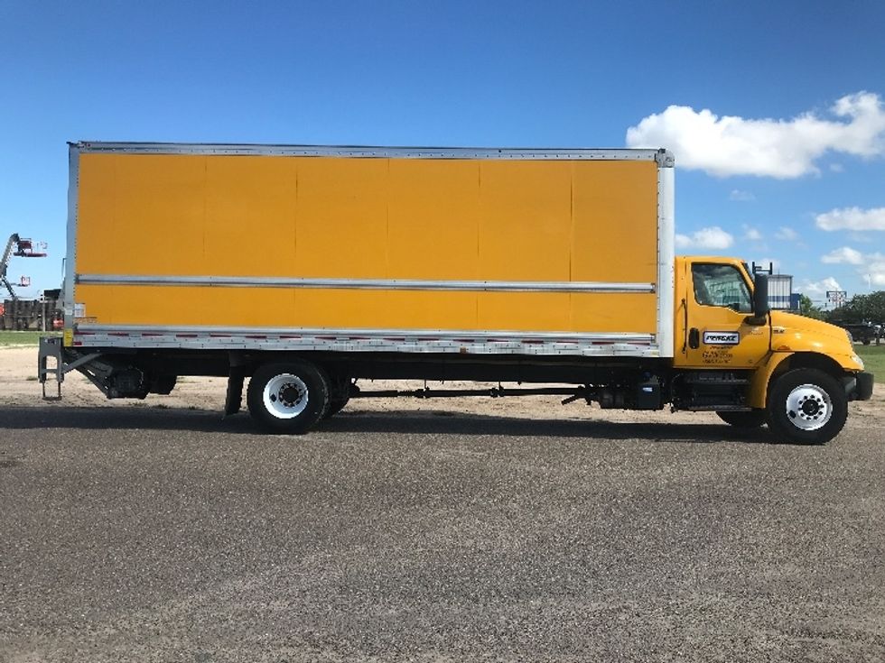 Medium Duty Box Truck-Light and Medium Duty Trucks-International-2022-MV607-San Antonio-TX-205,960\n\t\tmiles-$ 51,750 - Image 15