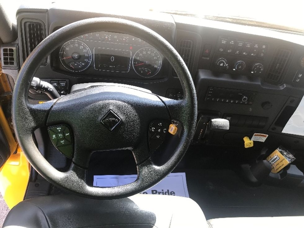 Medium Duty Box Truck-Light and Medium Duty Trucks-International-2022-MV607-San Antonio-TX-205,960\n\t\tmiles-$ 51,750 - Image 18