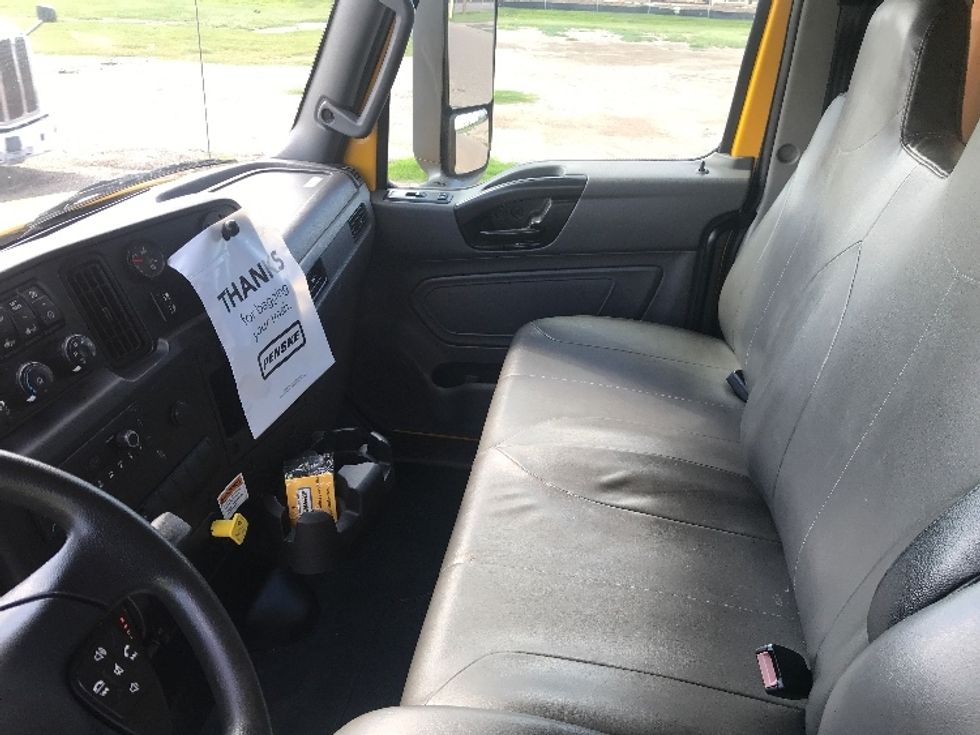 Medium Duty Box Truck-Light and Medium Duty Trucks-International-2022-MV607-San Antonio-TX-205,960\n\t\tmiles-$ 51,750 - Image 19