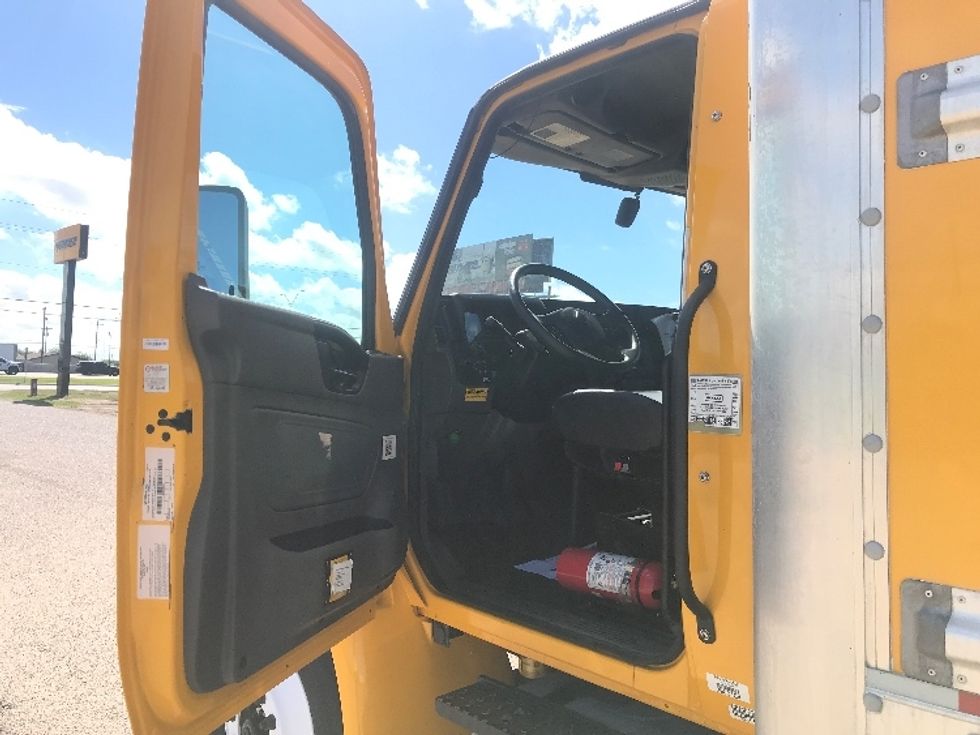 Medium Duty Box Truck-Light and Medium Duty Trucks-International-2022-MV607-San Antonio-TX-205,960\n\t\tmiles-$ 51,750 - Image 16