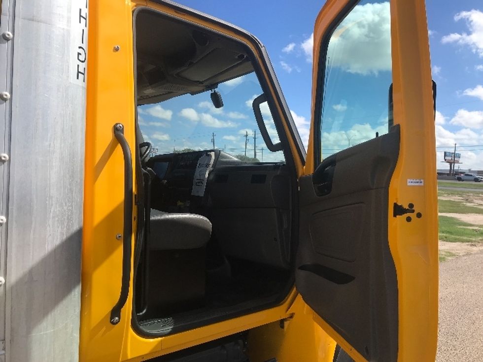 Medium Duty Box Truck-Light and Medium Duty Trucks-International-2022-MV607-San Antonio-TX-205,960\n\t\tmiles-$ 51,750 - Image 20
