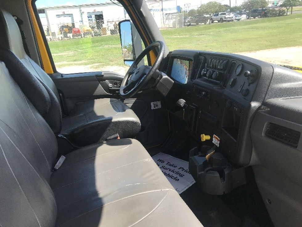 Medium Duty Box Truck-Light and Medium Duty Trucks-International-2022-MV607-San Antonio-TX-205,960\n\t\tmiles-$ 51,750 - Image 22