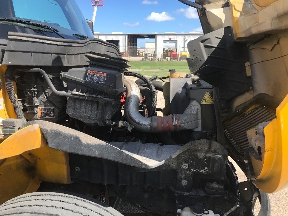 Medium Duty Box Truck-Light and Medium Duty Trucks-International-2022-MV607-San Antonio-TX-205,960\n\t\tmiles-$ 51,750 - Image 23