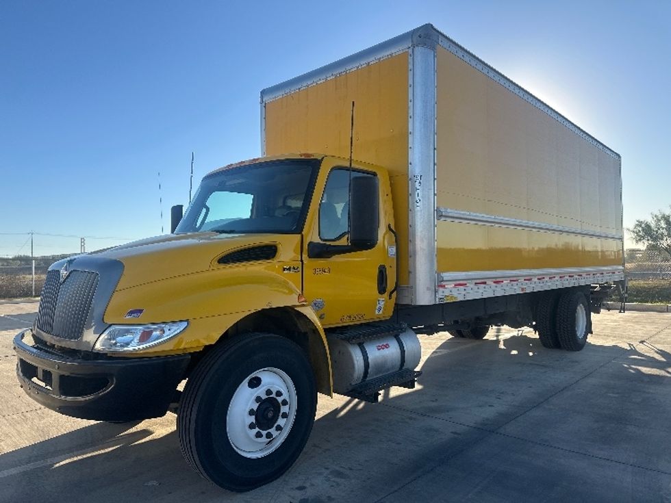 Medium Duty Box Truck-Light and Medium Duty Trucks-International-2022-MV607-San Antonio-TX-210,391\n\t\tmiles-$ 51,000 - Image 1
