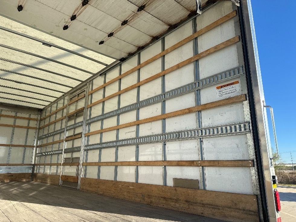 Medium Duty Box Truck-Light and Medium Duty Trucks-International-2022-MV607-San Antonio-TX-210,391\n\t\tmiles-$ 51,000 - Image 11