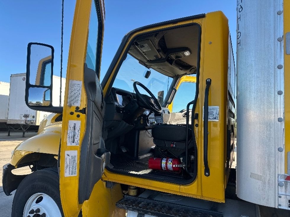 Medium Duty Box Truck-Light and Medium Duty Trucks-International-2022-MV607-San Antonio-TX-210,391\n\t\tmiles-$ 51,000 - Image 15