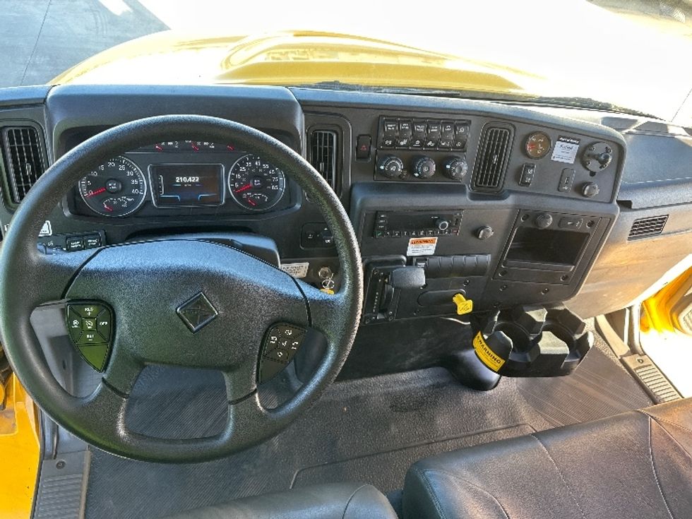Medium Duty Box Truck-Light and Medium Duty Trucks-International-2022-MV607-San Antonio-TX-210,391\n\t\tmiles-$ 51,000 - Image 17