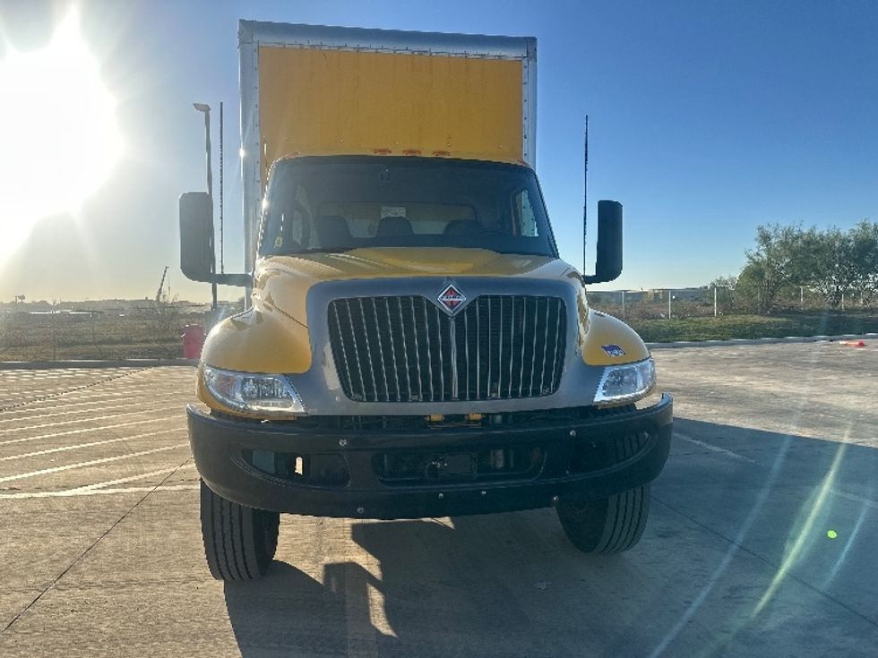 Medium Duty Box Truck-Light and Medium Duty Trucks-International-2022-MV607-San Antonio-TX-210,391\n\t\tmiles-$ 51,000 - Image 2