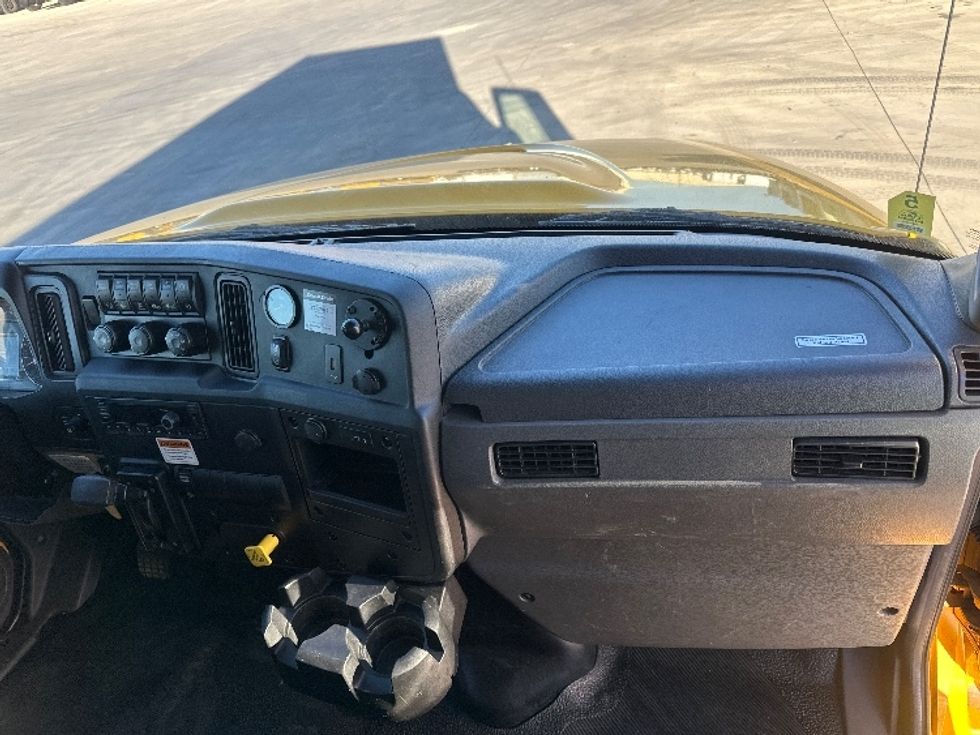 Medium Duty Box Truck-Light and Medium Duty Trucks-International-2022-MV607-San Antonio-TX-210,391\n\t\tmiles-$ 51,000 - Image 20