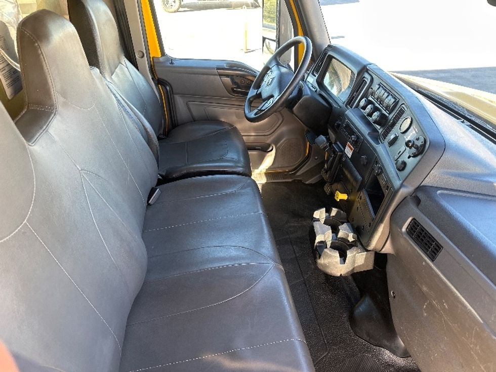 Medium Duty Box Truck-Light and Medium Duty Trucks-International-2022-MV607-San Antonio-TX-210,391\n\t\tmiles-$ 51,000 - Image 21