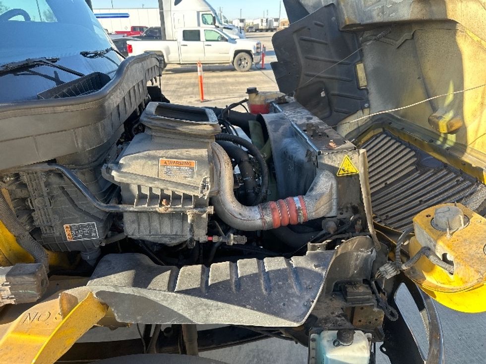 Medium Duty Box Truck-Light and Medium Duty Trucks-International-2022-MV607-San Antonio-TX-210,391\n\t\tmiles-$ 51,000 - Image 22