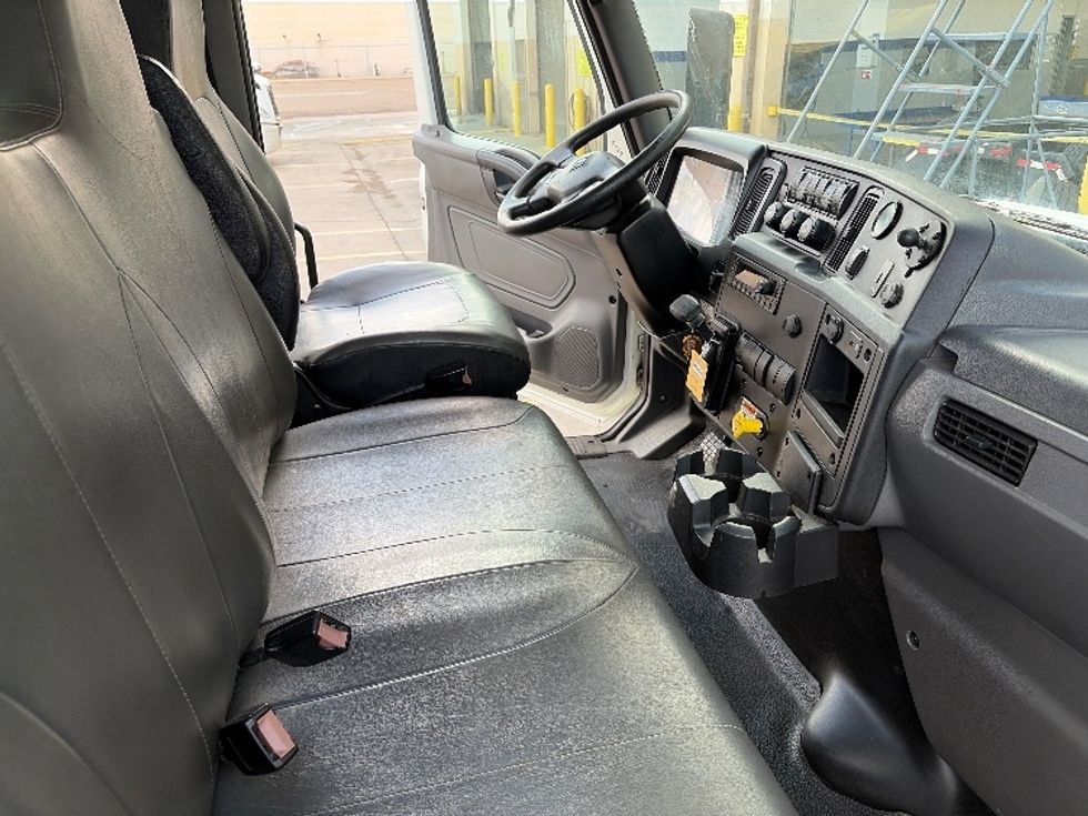 Medium Duty Box Truck-Light and Medium Duty Trucks-International-2022-MV607-San Antonio-TX-71,255\n\t\tmiles-$ 85,000 - Image 22