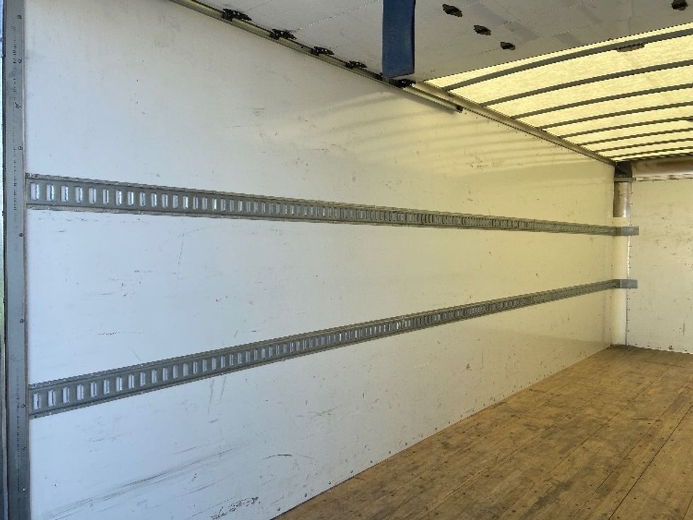 Medium Duty Box Truck-Light and Medium Duty Trucks-International-2022-MV607-San Antonio-TX-76,137\n\t\tmiles-$ 77,500 - Image 11