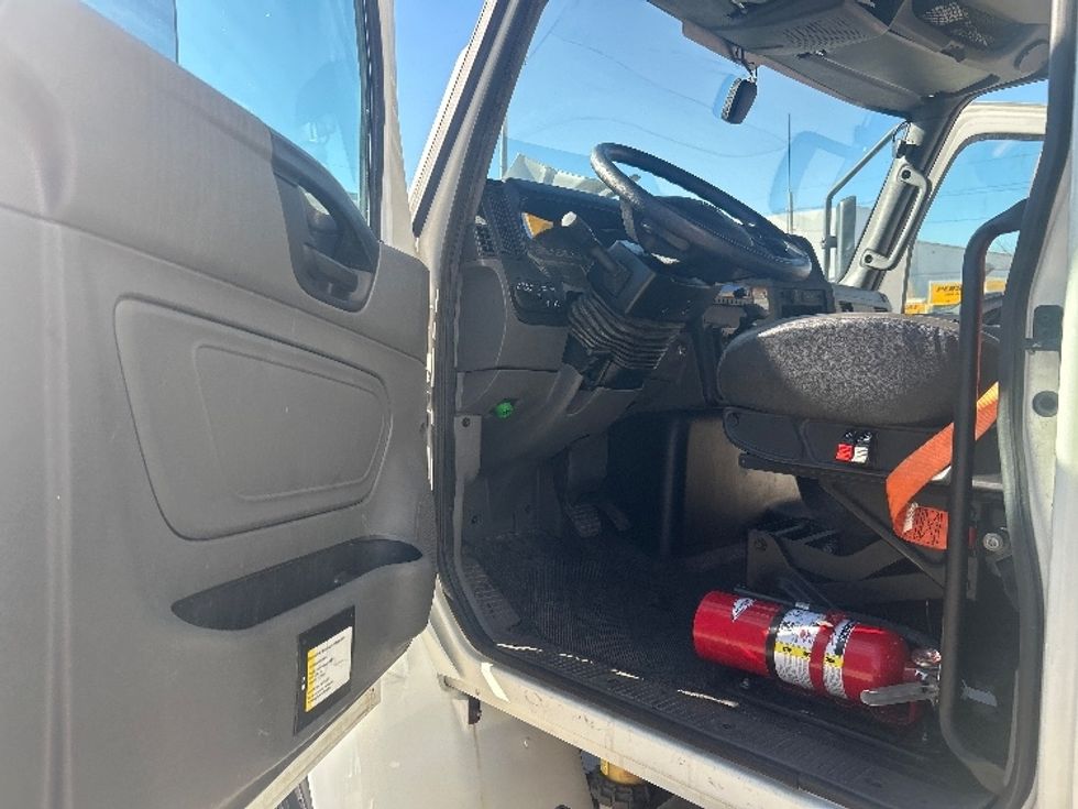 Medium Duty Box Truck-Light and Medium Duty Trucks-International-2022-MV607-San Antonio-TX-91,972\n\t\tmiles-$ 64,500 - Image 16