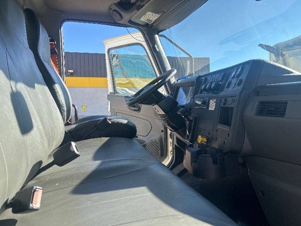 Medium Duty Box Truck-Light and Medium Duty Trucks-International-2022-MV607-San Antonio-TX-91,972\n\t\tmiles-$ 64,500 - Image 21