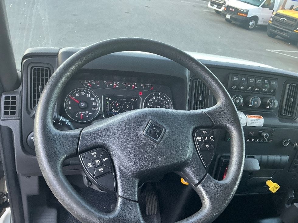 Medium Duty Box Truck-Light and Medium Duty Trucks-International-2022-MV607-San Diego-CA-73,889\n\t\tmiles-$ 79,000 - Image 18