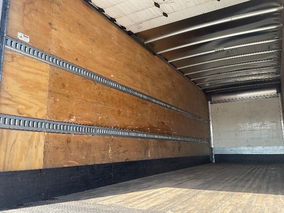 Medium Duty Box Truck-Light and Medium Duty Trucks-International-2022-MV607-Santa Ana-CA-195,950\n\t\tmiles-$ 57,000 - Image 12