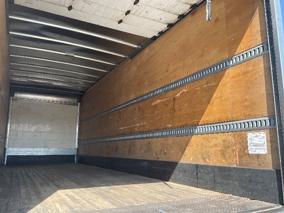 Medium Duty Box Truck-Light and Medium Duty Trucks-International-2022-MV607-Santa Ana-CA-195,950\n\t\tmiles-$ 57,000 - Image 13