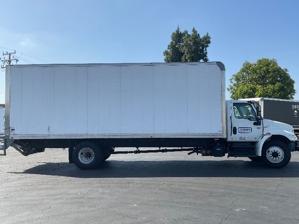 Medium Duty Box Truck-Light and Medium Duty Trucks-International-2022-MV607-Santa Ana-CA-195,950\n\t\tmiles-$ 57,000 - Image 15