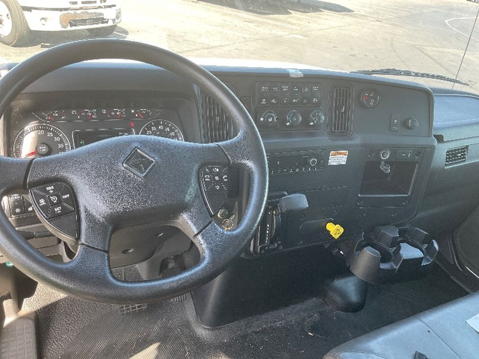 Medium Duty Box Truck-Light and Medium Duty Trucks-International-2022-MV607-Santa Ana-CA-195,950\n\t\tmiles-$ 57,000 - Image 18
