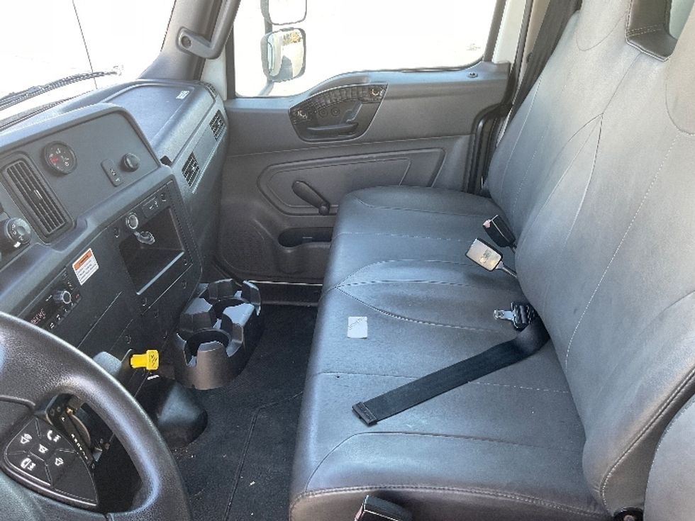 Medium Duty Box Truck-Light and Medium Duty Trucks-International-2022-MV607-Santa Ana-CA-195,950\n\t\tmiles-$ 57,000 - Image 19