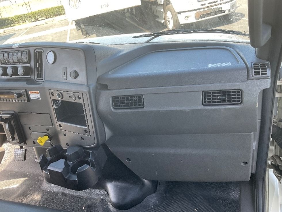 Medium Duty Box Truck-Light and Medium Duty Trucks-International-2022-MV607-Santa Ana-CA-195,950\n\t\tmiles-$ 57,000 - Image 21