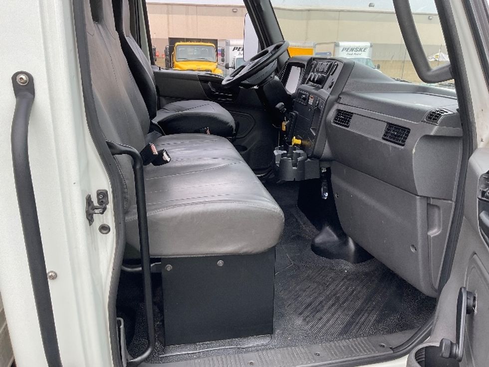 Medium Duty Box Truck-Light and Medium Duty Trucks-International-2022-MV607-Santa Ana-CA-195,950\n\t\tmiles-$ 57,000 - Image 22