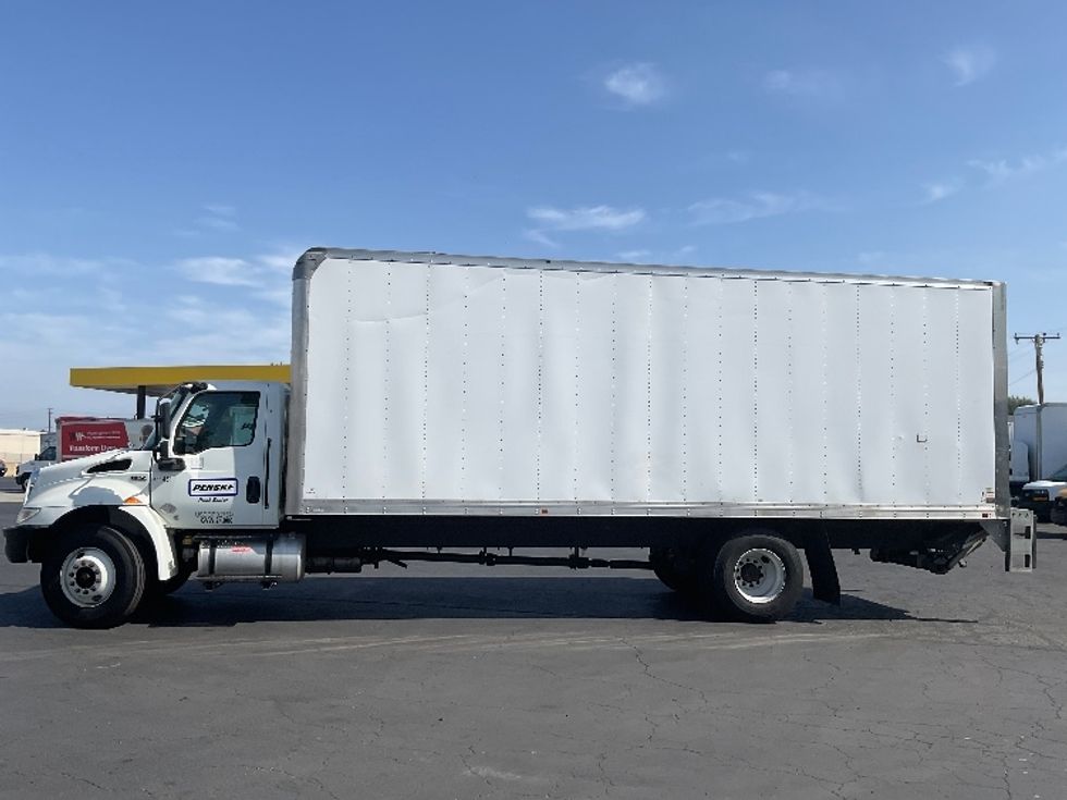 Medium Duty Box Truck-Light and Medium Duty Trucks-International-2022-MV607-Santa Ana-CA-195,950\n\t\tmiles-$ 57,000 - Image 4