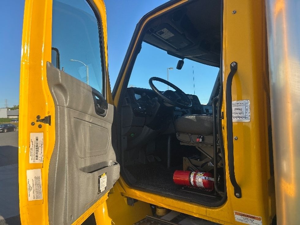 Medium Duty Box Truck-Light and Medium Duty Trucks-International-2022-MV607-Santa Ana-CA-99,313\n\t\tmiles-$ 73,000 - Image 16