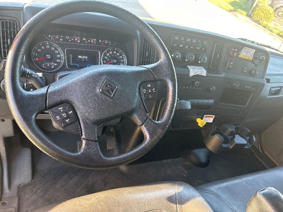 Medium Duty Box Truck-Light and Medium Duty Trucks-International-2022-MV607-Santa Ana-CA-99,313\n\t\tmiles-$ 73,000 - Image 17