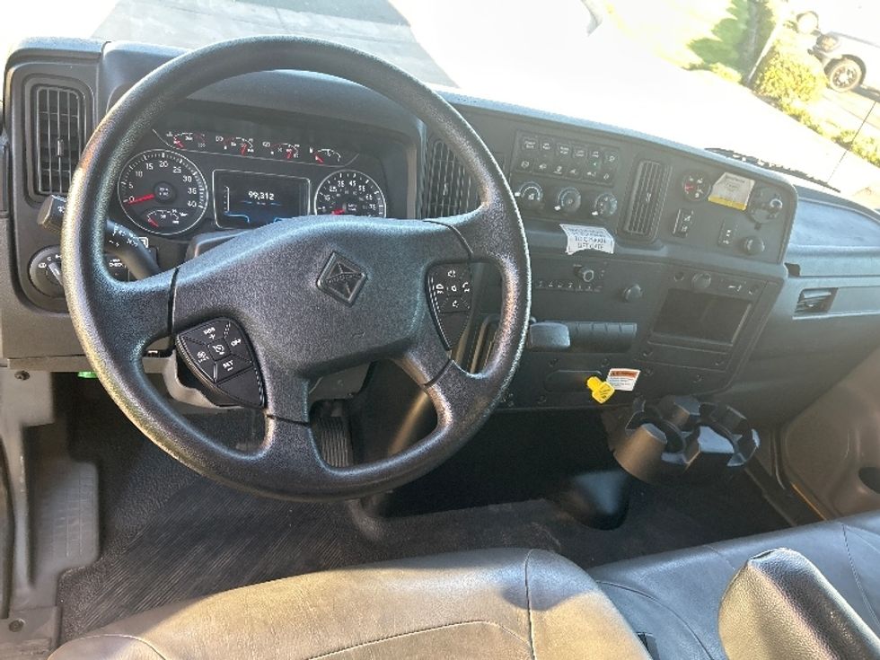 Medium Duty Box Truck-Light and Medium Duty Trucks-International-2022-MV607-Santa Ana-CA-99,313\n\t\tmiles-$ 73,000 - Image 18