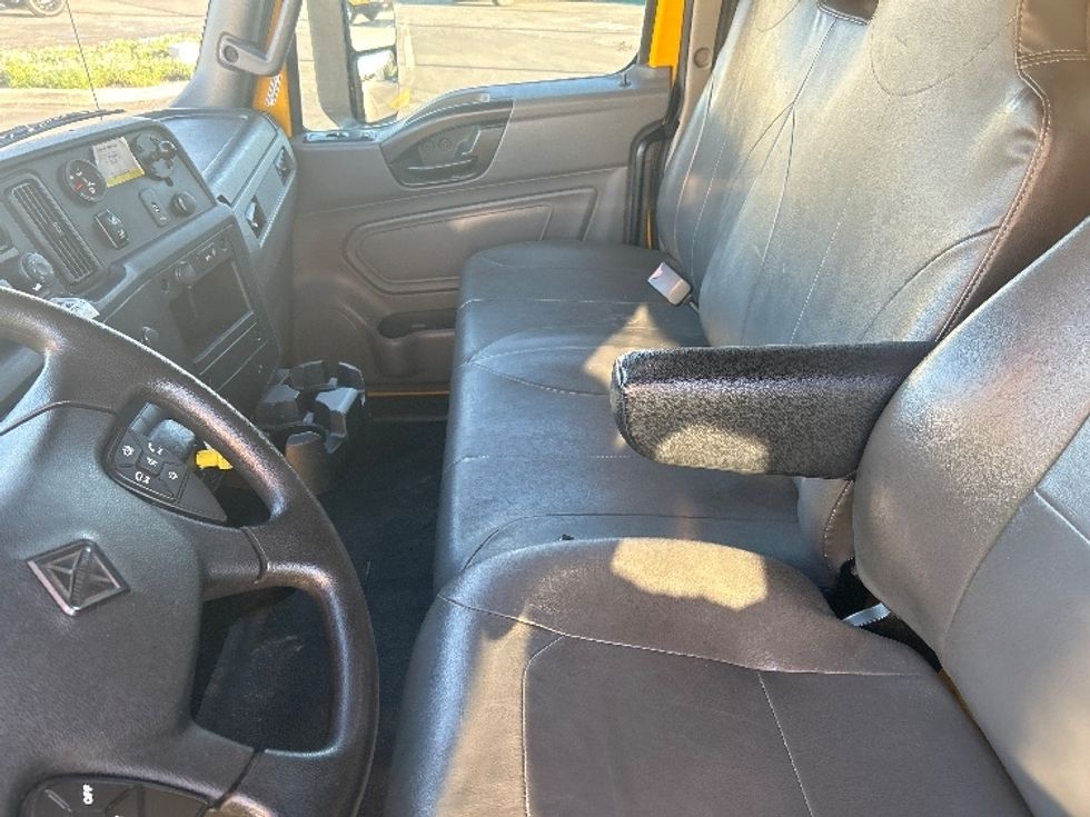 Medium Duty Box Truck-Light and Medium Duty Trucks-International-2022-MV607-Santa Ana-CA-99,313\n\t\tmiles-$ 73,000 - Image 19