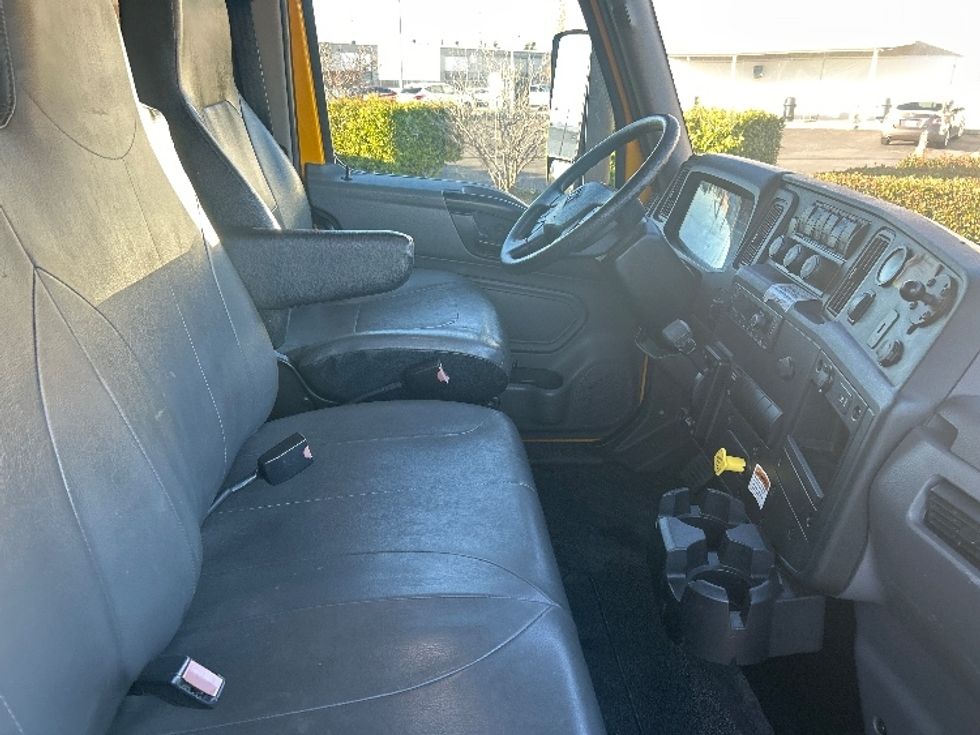 Medium Duty Box Truck-Light and Medium Duty Trucks-International-2022-MV607-Santa Ana-CA-99,313\n\t\tmiles-$ 73,000 - Image 22