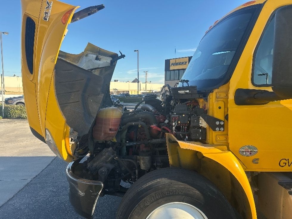 Medium Duty Box Truck-Light and Medium Duty Trucks-International-2022-MV607-Santa Ana-CA-99,313\n\t\tmiles-$ 73,000 - Image 24