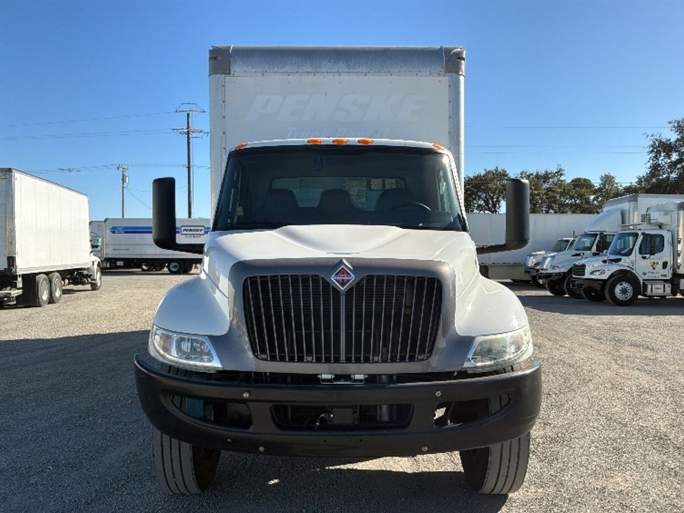 Medium Duty Box Truck-Light and Medium Duty Trucks-International-2022-MV607-Santa Rosa-CA-276,794\n\t\tmiles-$ 36,500 - Image 2