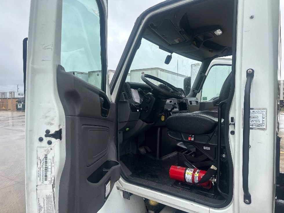 Medium Duty Box Truck-Light and Medium Duty Trucks-International-2022-MV607-Selma-TX-158,999\n\t\tmiles-$ 59,250 - Image 16