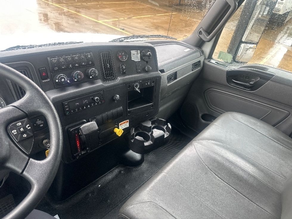 Medium Duty Box Truck-Light and Medium Duty Trucks-International-2022-MV607-Selma-TX-158,999\n\t\tmiles-$ 59,250 - Image 19
