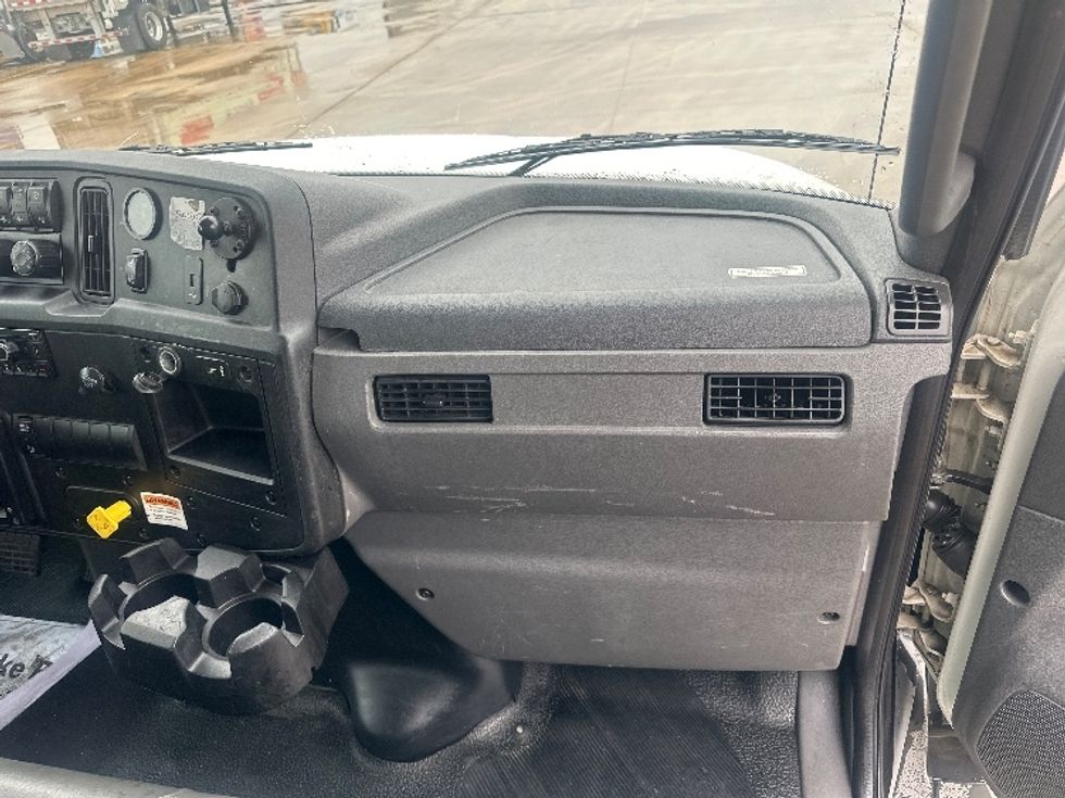 Medium Duty Box Truck-Light and Medium Duty Trucks-International-2022-MV607-Selma-TX-158,999\n\t\tmiles-$ 59,250 - Image 21