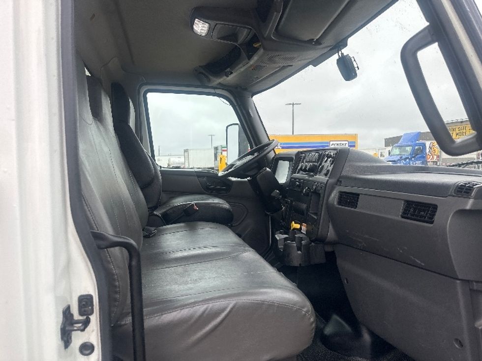 Medium Duty Box Truck-Light and Medium Duty Trucks-International-2022-MV607-Selma-TX-158,999\n\t\tmiles-$ 59,250 - Image 22
