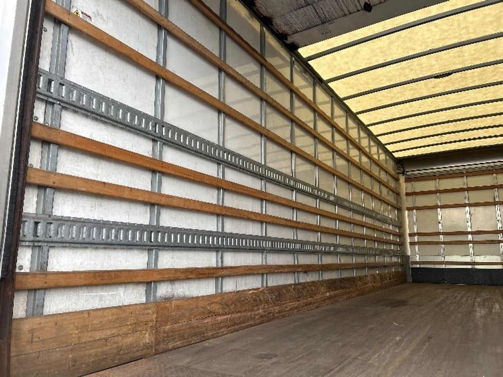 Medium Duty Box Truck-Light and Medium Duty Trucks-International-2022-MV607-Sheboygan-WI-378,736\n\t\tmiles-$ 26,500 - Image 10
