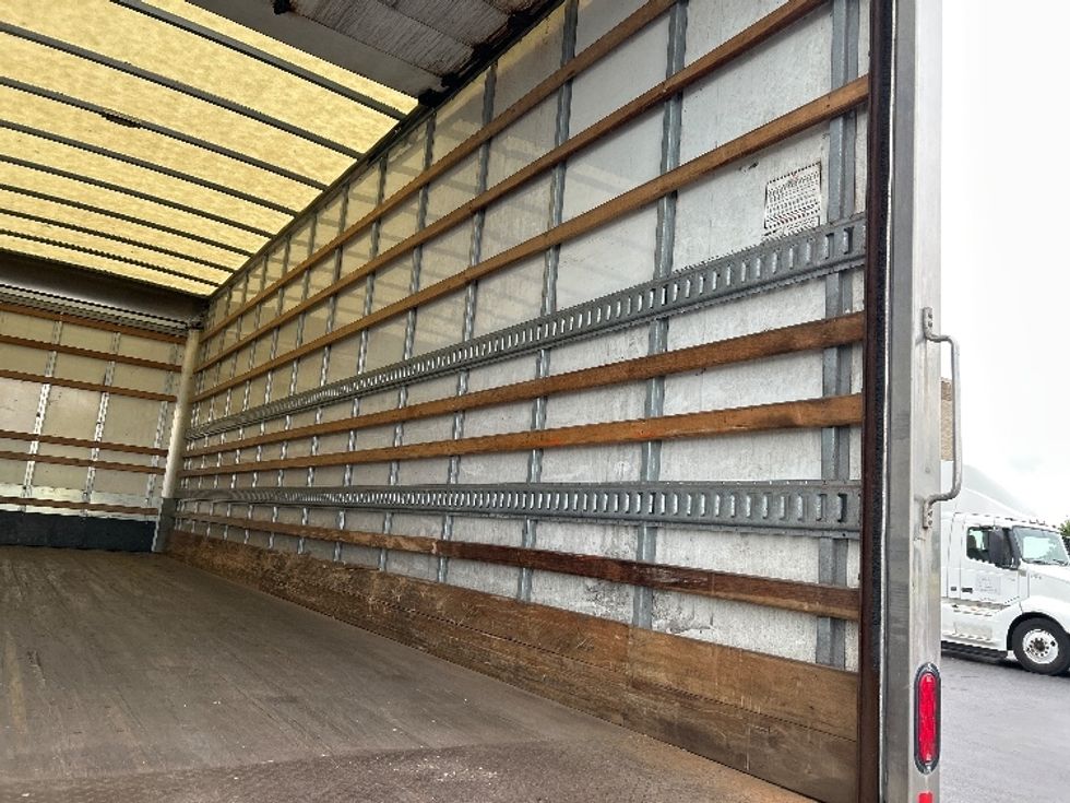 Medium Duty Box Truck-Light and Medium Duty Trucks-International-2022-MV607-Sheboygan-WI-378,736\n\t\tmiles-$ 26,500 - Image 11
