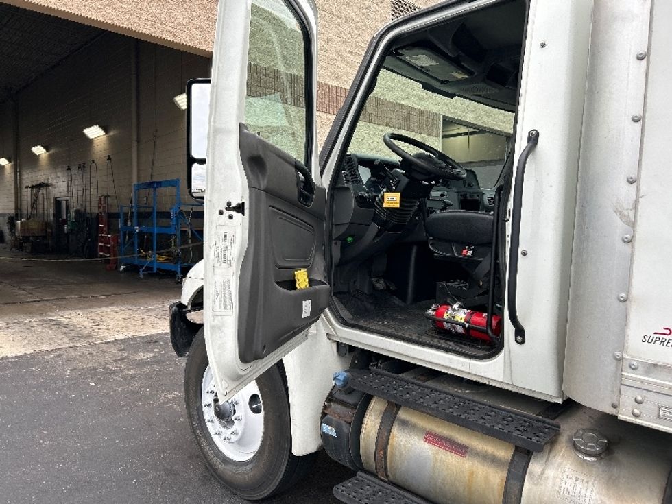 Medium Duty Box Truck-Light and Medium Duty Trucks-International-2022-MV607-Sheboygan-WI-378,736\n\t\tmiles-$ 26,500 - Image 15