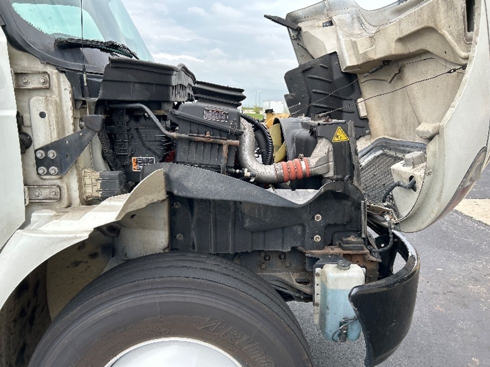Medium Duty Box Truck-Light and Medium Duty Trucks-International-2022-MV607-Sheboygan-WI-378,736\n\t\tmiles-$ 26,500 - Image 22